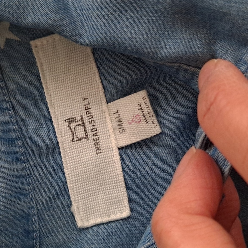 Nwot Universal Thread Button Down Top - image 3